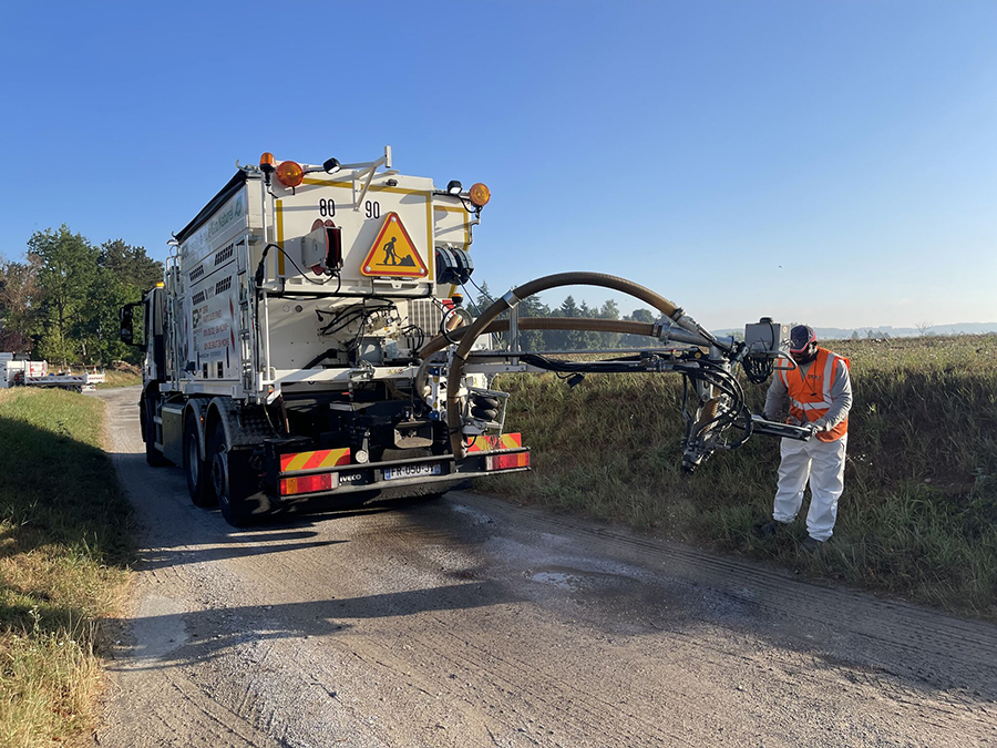 Photo blowpatcher campagne entretien des routes